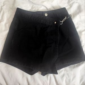 Asymmetrical black chain skort (shopcider) (xs)